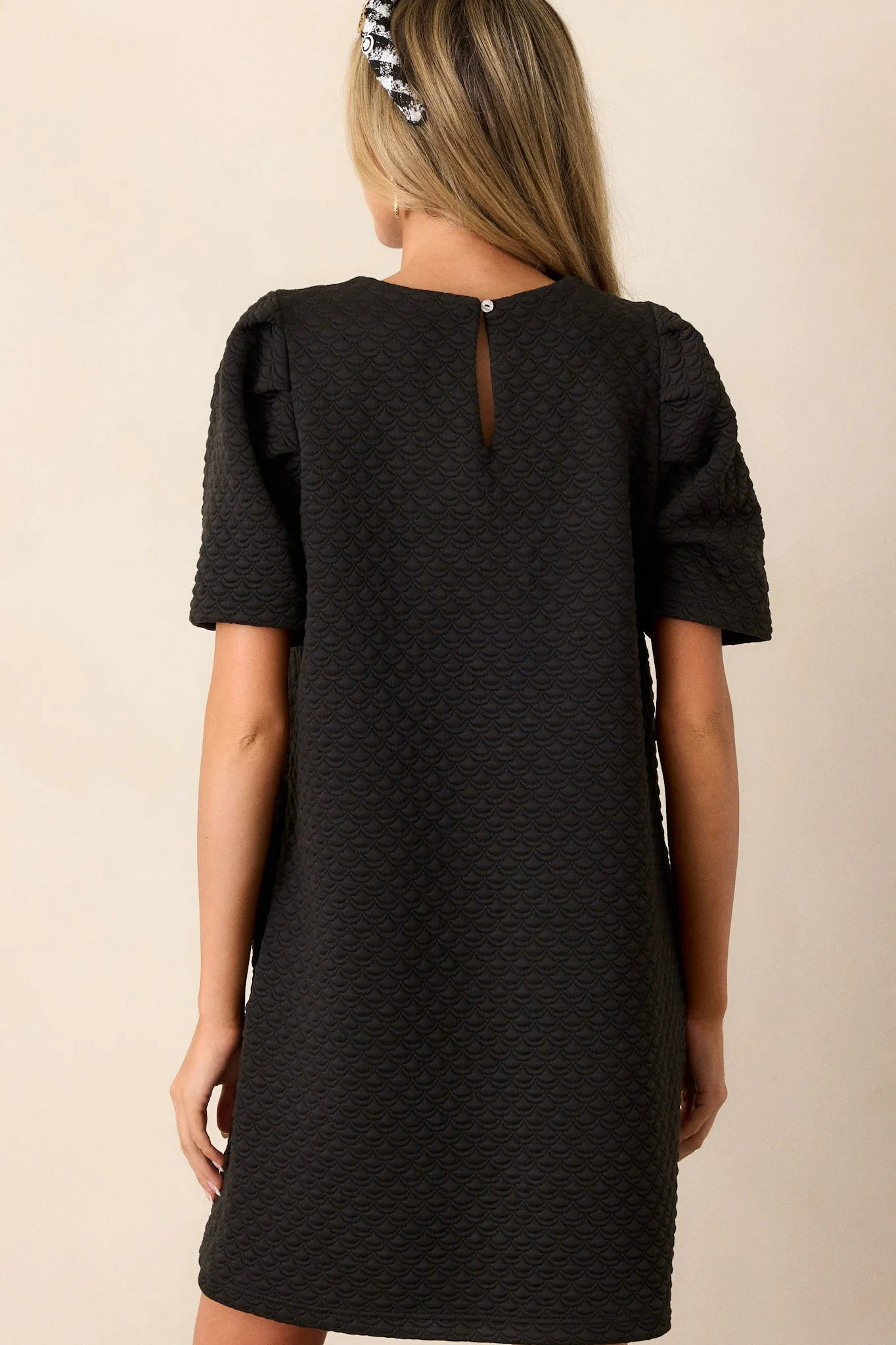 Chic Simplicity Black Short Sleeve Mini Dress