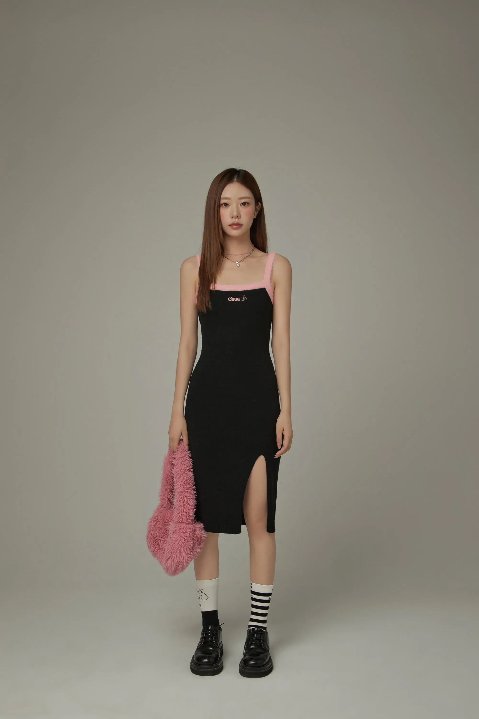 Color Lined Slit Knit Slim Dress