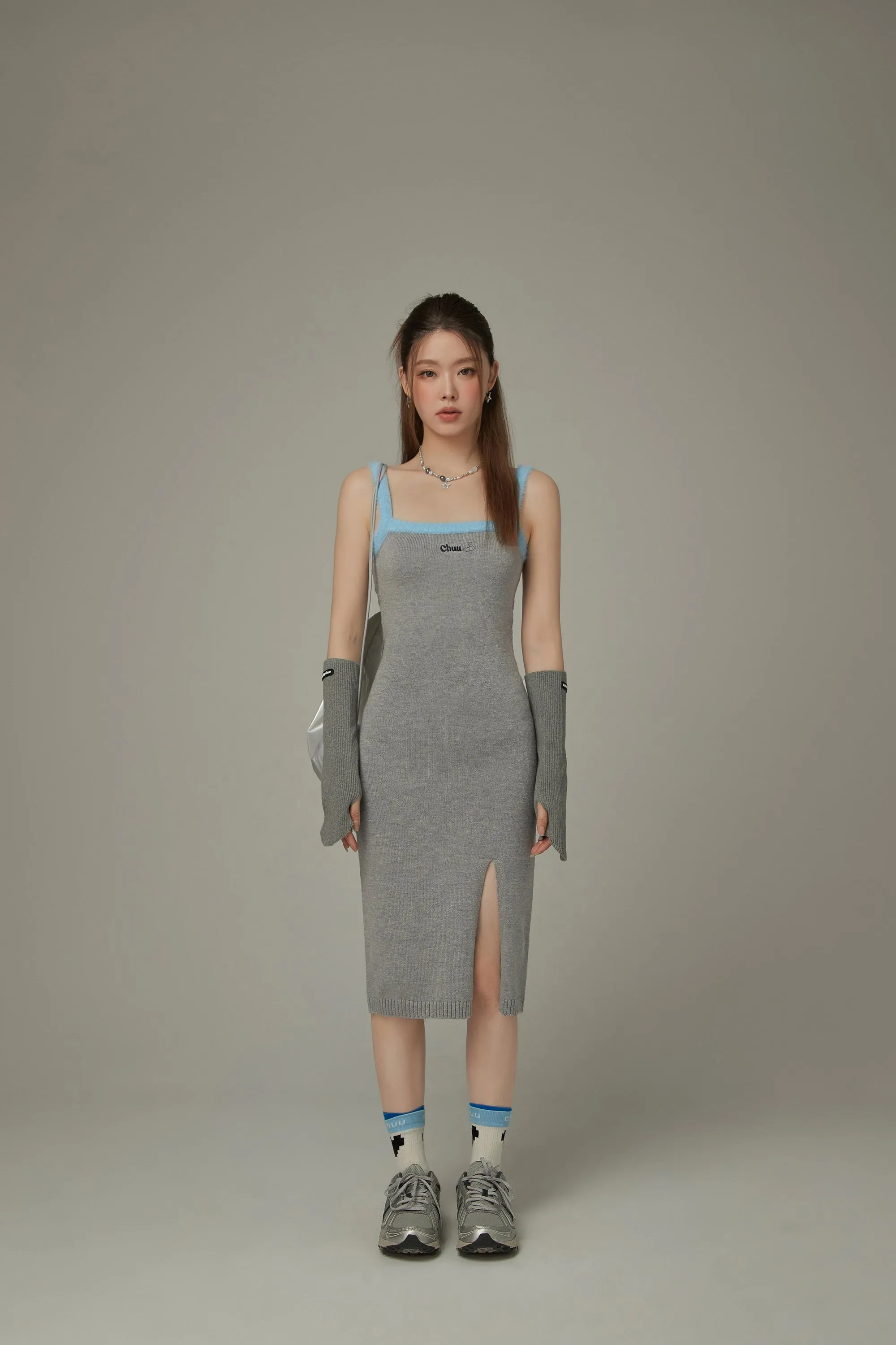 Color Lined Slit Knit Slim Dress