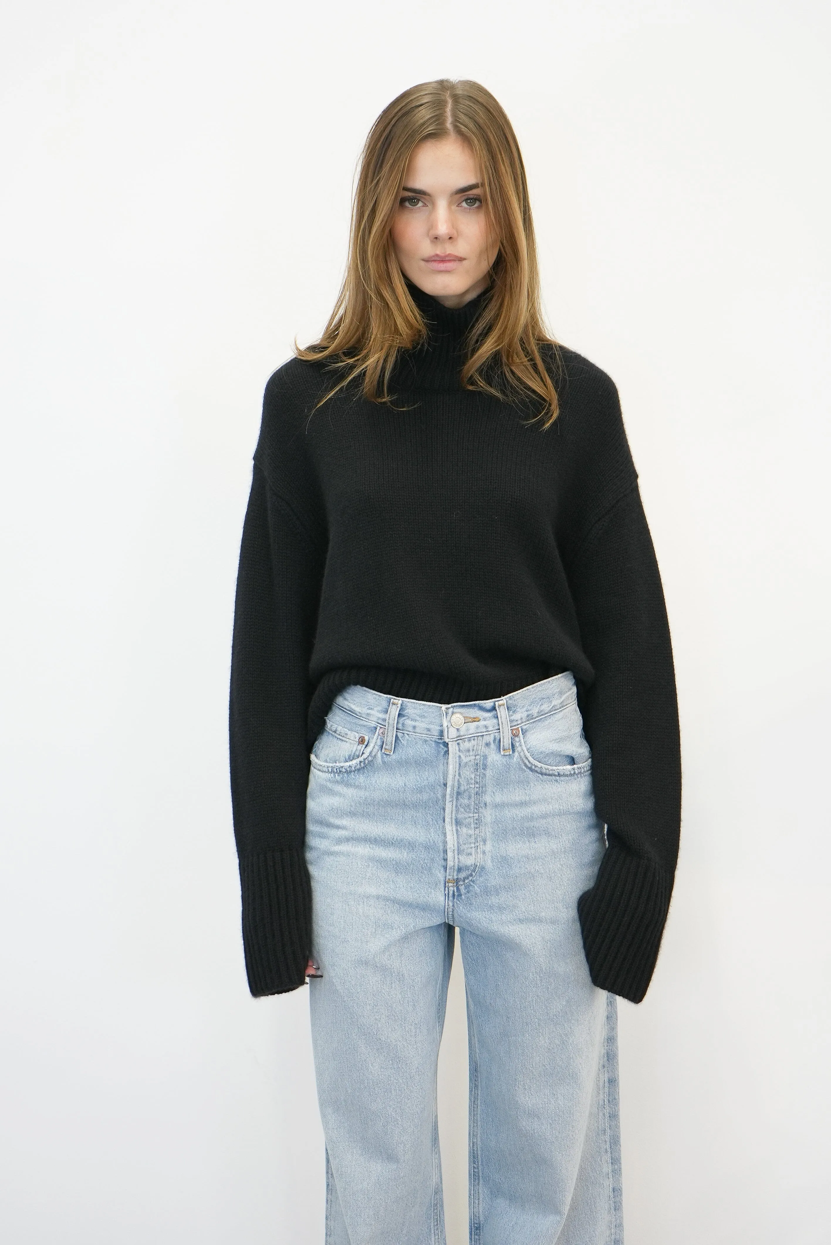 FLEUR SWEATER IN BLACK