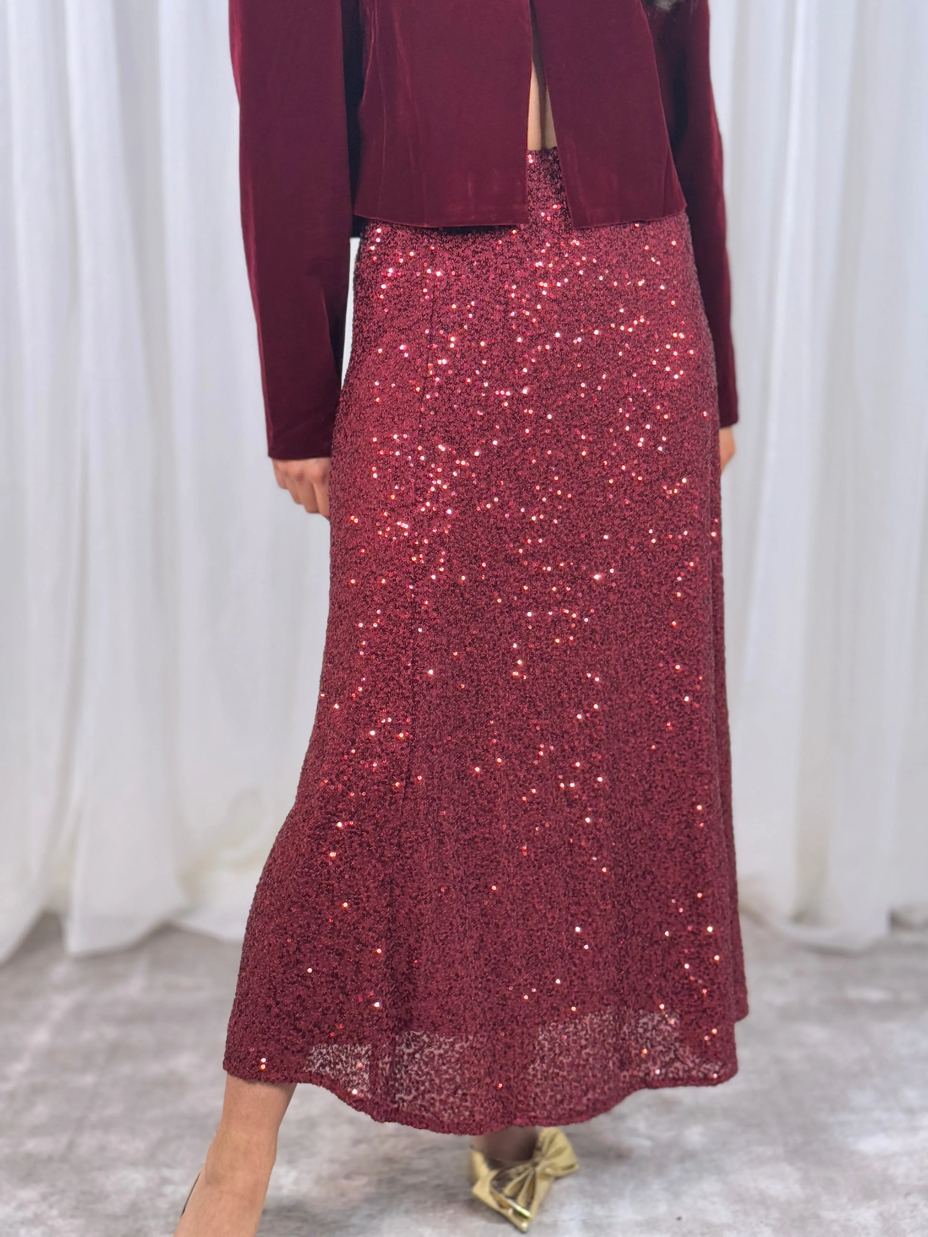 Kendra Sequin Midi Skirt In Bordeaux