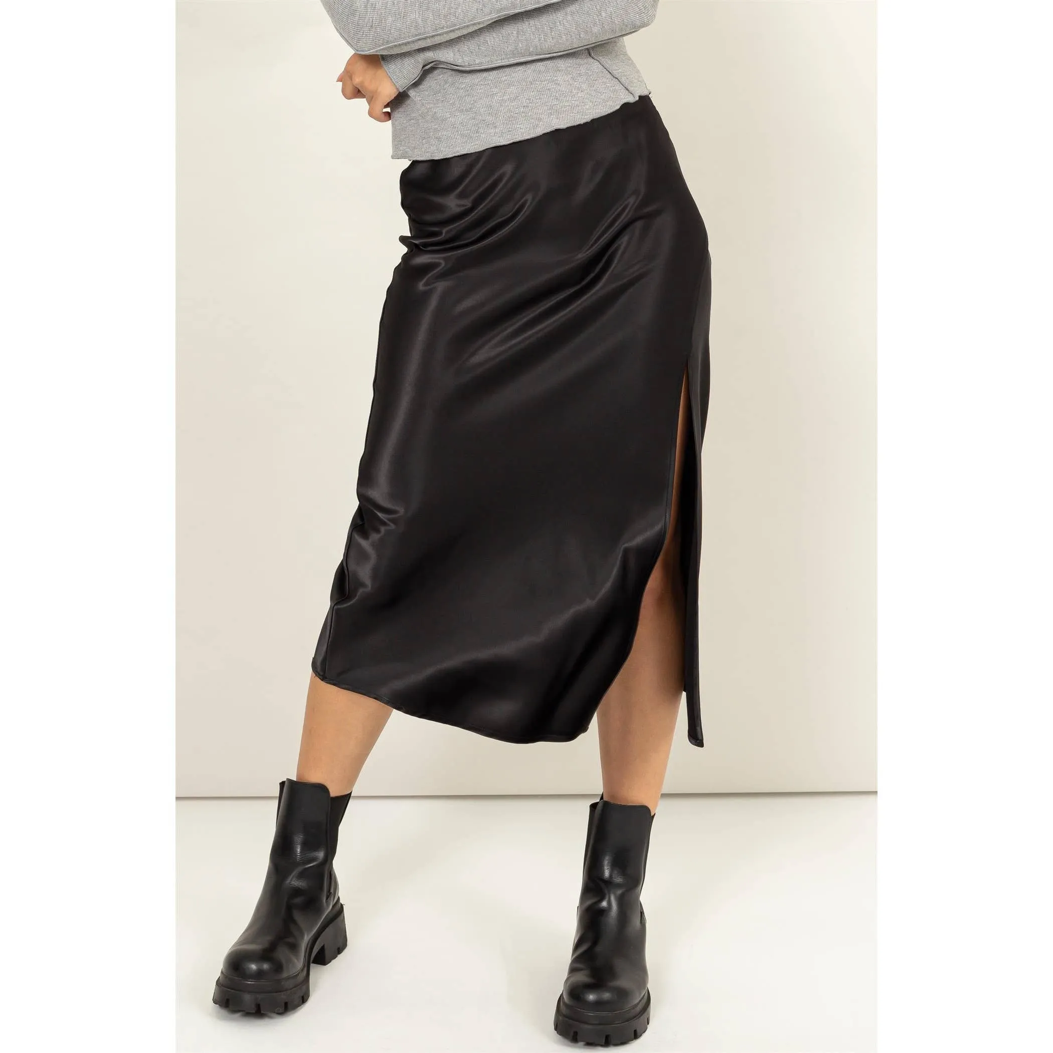 SATIN MIDI SKIRT WITH SIDE SLIT AND HIGH WAIST/BLACK